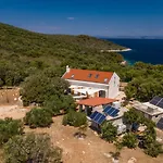 Hvar Cricket House Pakleni Island * חוואר