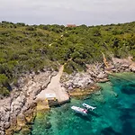Hvar Cricket House Pakleni Island וילה חוואר