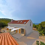 Hvar Cricket House Pakleni Island