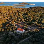 Hvar Cricket House Pakleni Island * חוואר