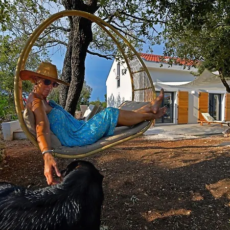 Hvar Cricket House Pakleni Island חוואר