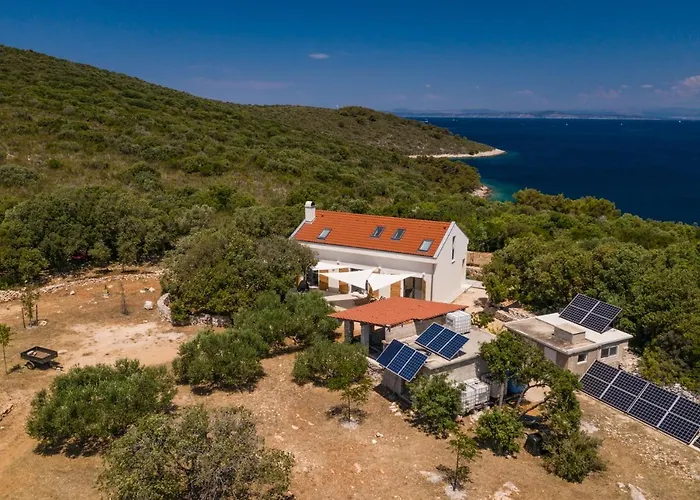 Hvar Cricket House Pakleni Island * Hvar Town
