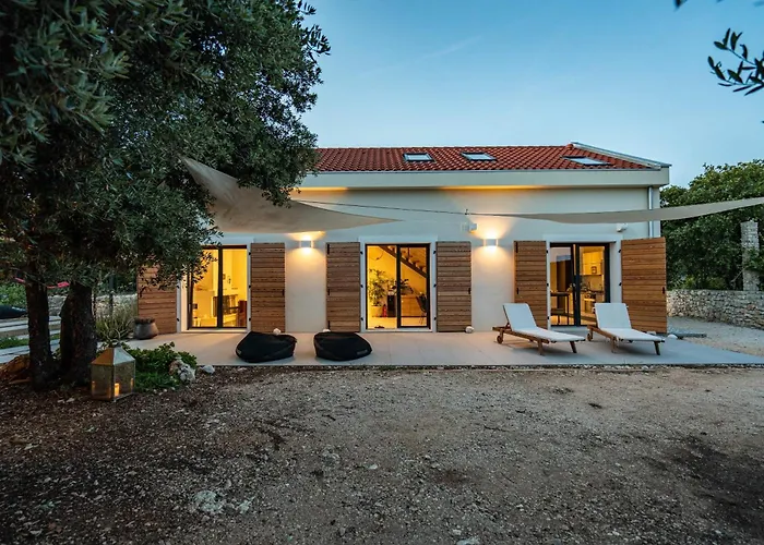 Hvar Cricket House Pakleni Island *