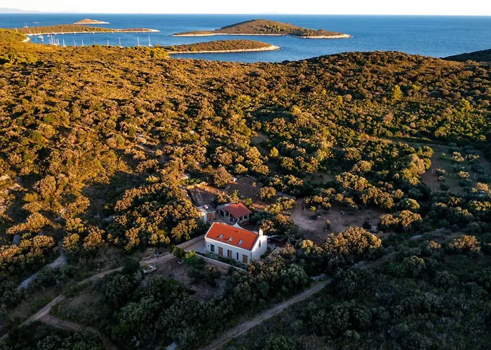 Hvar Cricket House Pakleni Island * Hvar Town