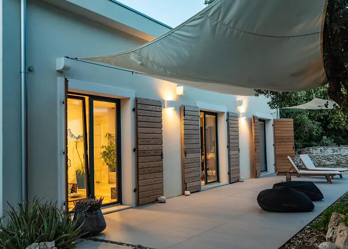 Hvar Cricket House Pakleni Island *