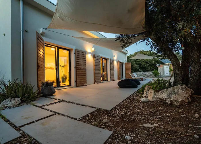 Hvar Cricket House Pakleni Island